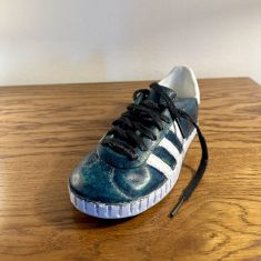 ADIDAS – FUSTA DE IROKO-